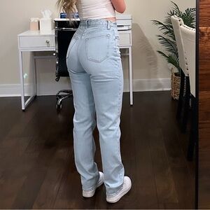 Abercrombie & Fitch Curve Love Ultra High Rise 90s Straight Jean